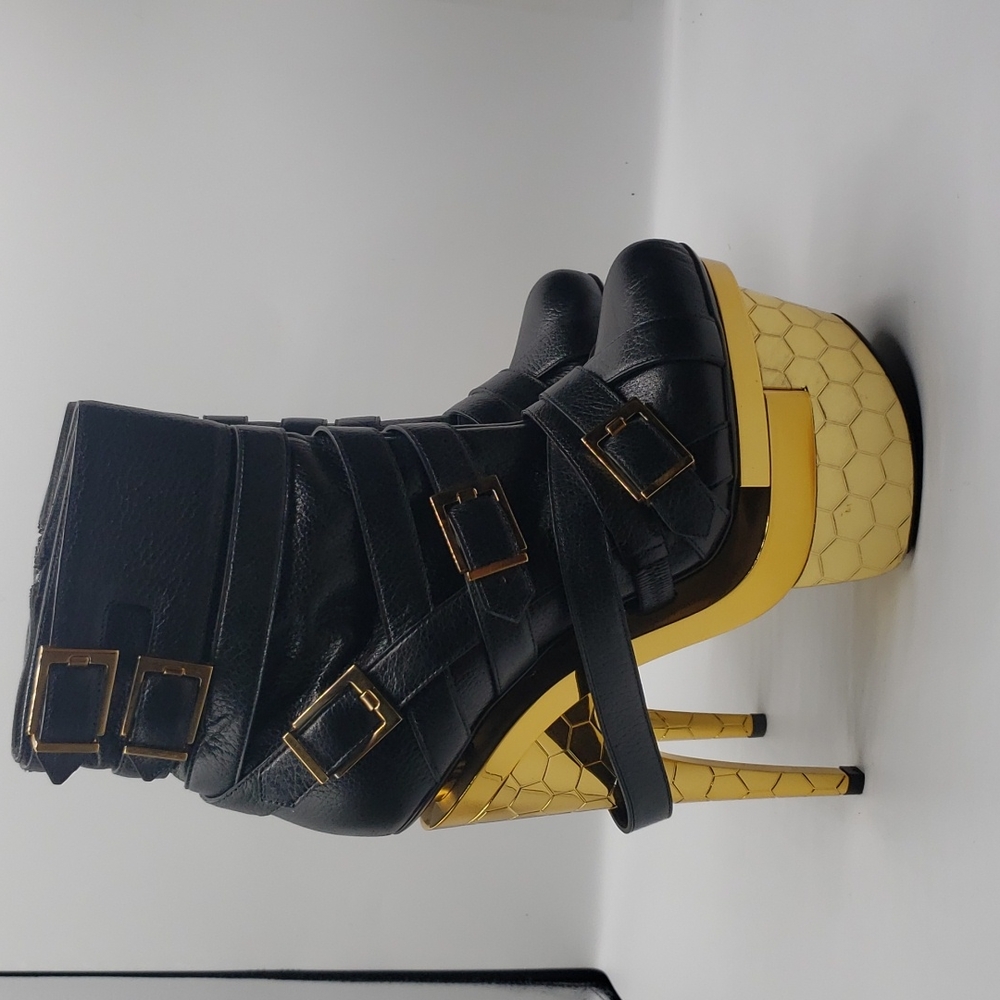 Versace size 39 color black leather 100% Authentic - Picture 17 of 17